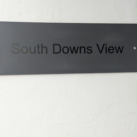 Апартаменты South Downs View-Private Parking Брайтонн Экстерьер фото